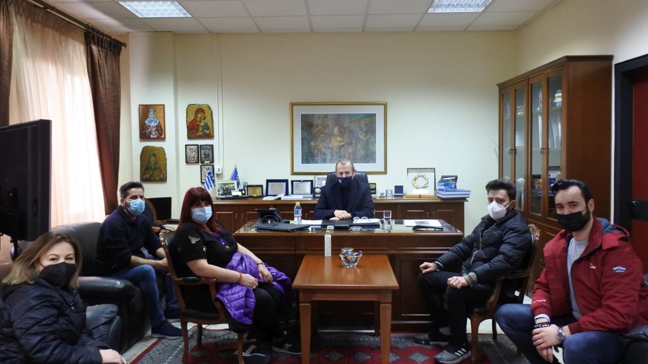 ΣΥΝΑΝΤΗΣΗ ΠΡΟΕΔΡΟΥ ΜΕ ΕΝΩΣΗ ΚΟΥΡΩΝ ΚΟΜΜΩΤΩΝ Ν. ΠΙΕΡΙΑΣ