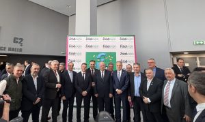 Το Επιμελητήριο δίπλα στις 