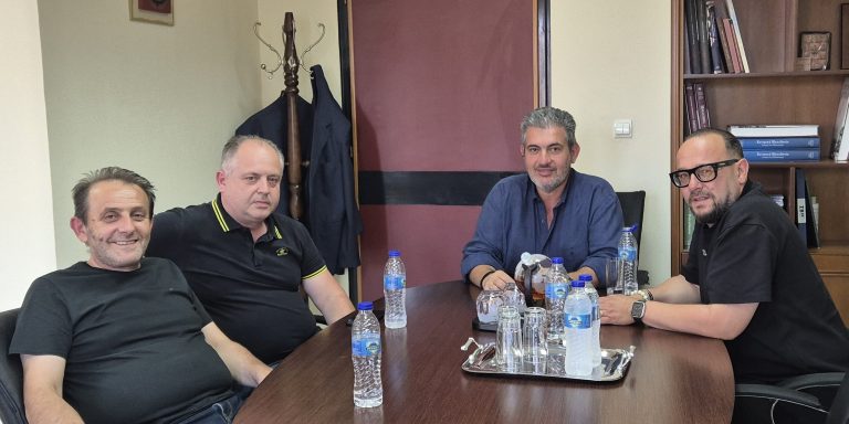 Εποικοδομητική συνάντηση τ